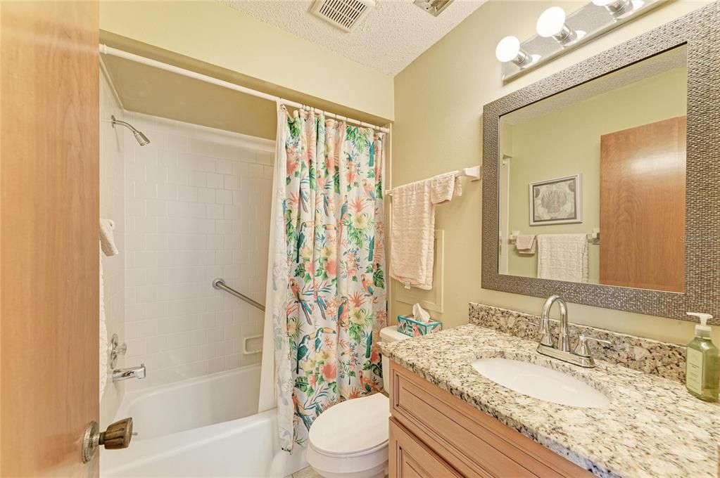 For Sale: $375,000 (2 beds, 2 baths, 1163 Square Feet)