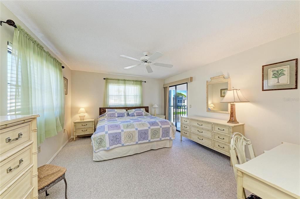 For Sale: $375,000 (2 beds, 2 baths, 1163 Square Feet)