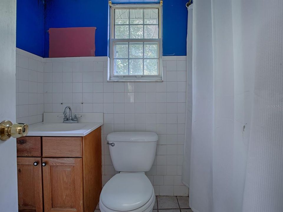 For Sale: $185,000 (3 beds, 2 baths, 930 Square Feet)