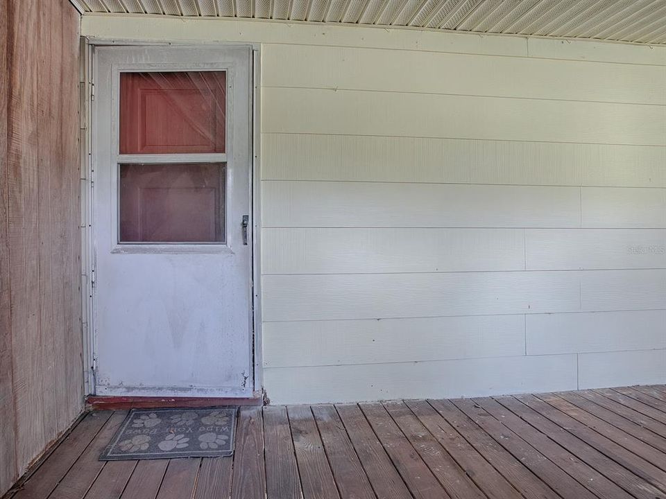 For Sale: $185,000 (3 beds, 2 baths, 930 Square Feet)