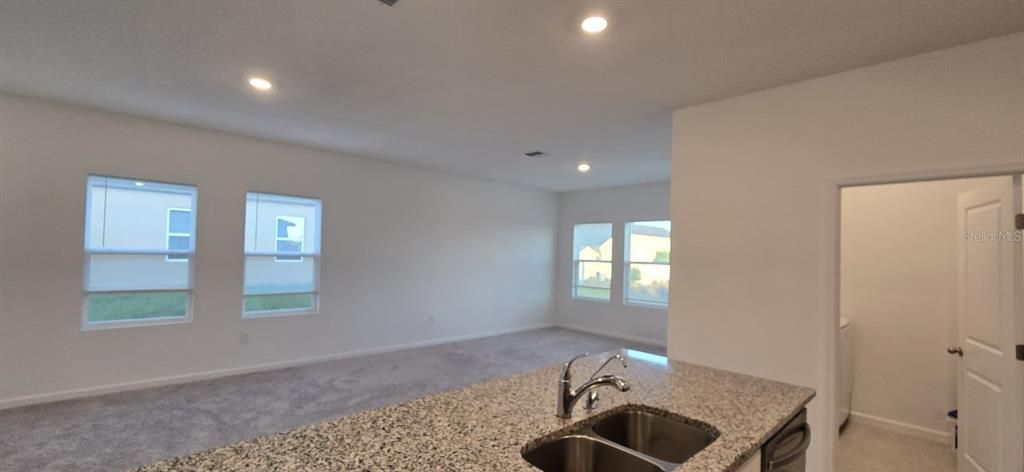 待售: $280,000 (3 贝兹, 2 浴室, 1420 平方英尺)