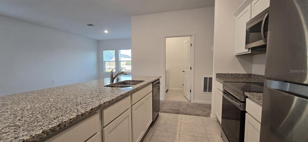 待售: $280,000 (3 贝兹, 2 浴室, 1420 平方英尺)