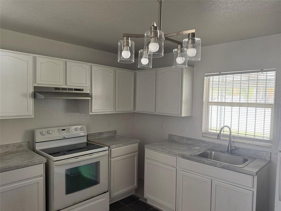 В аренду: $1,800 (3 спален, 2 ванн, 1242 Квадратных фут)