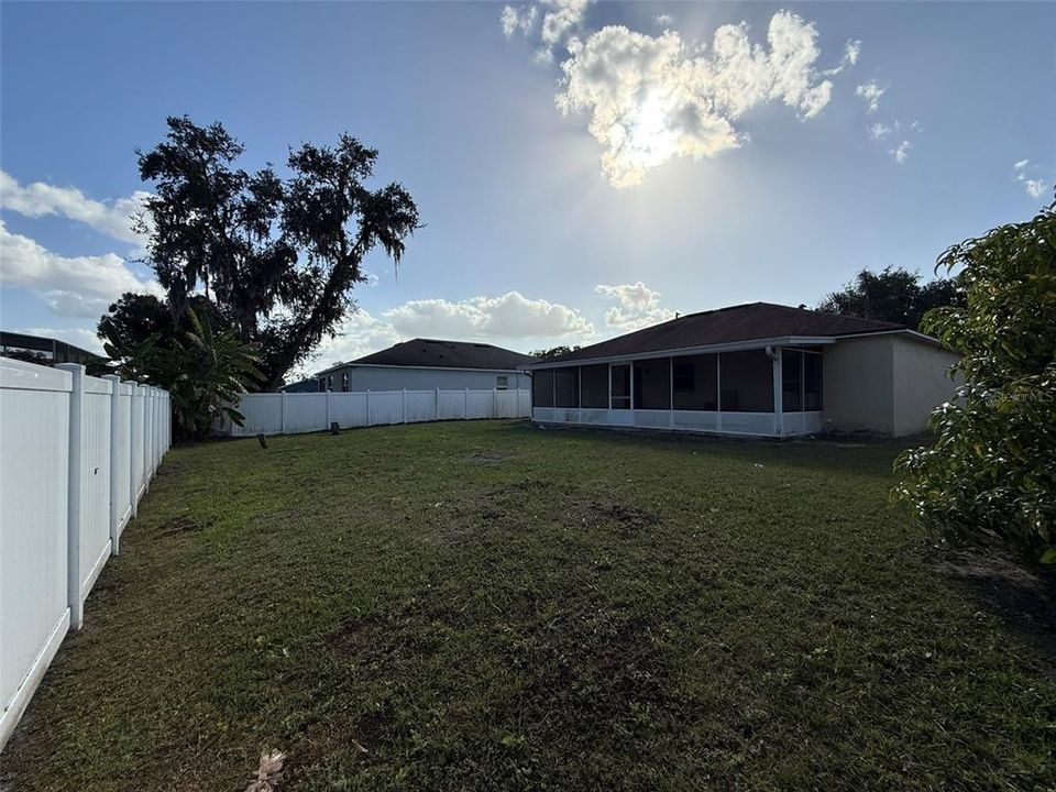 В аренду: $1,800 (3 спален, 2 ванн, 1242 Квадратных фут)