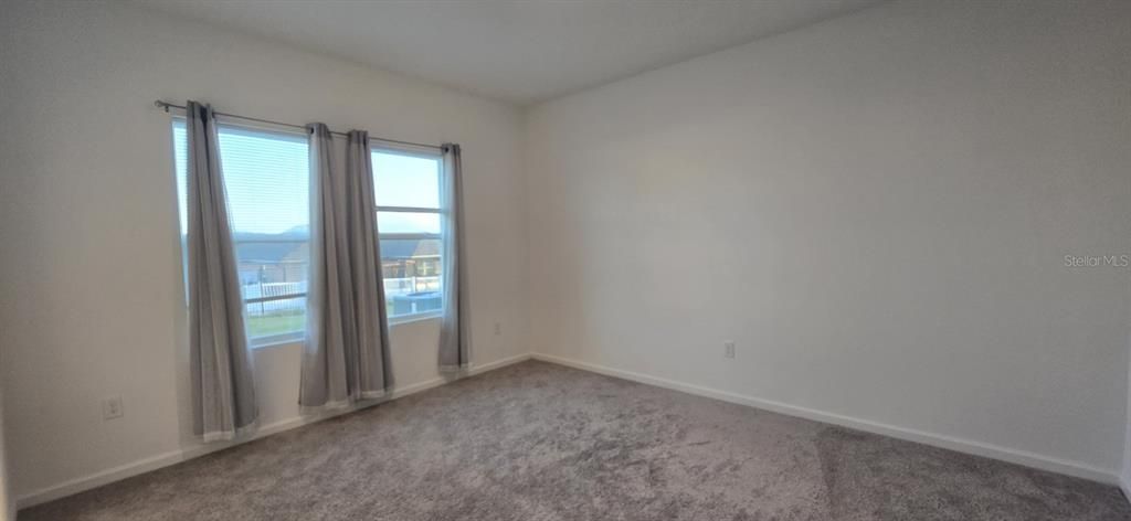 出租: $1,800 (3 贝兹, 2 浴室, 1420 平方英尺)