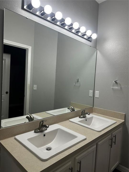 En Renta: $1,800 (2 camas, 2 baños, 1071 Pies cuadrados)