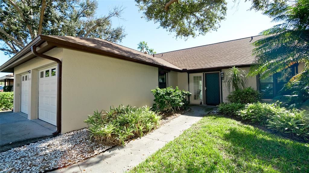 For Sale: $325,000 (3 beds, 2 baths, 1823 Square Feet)