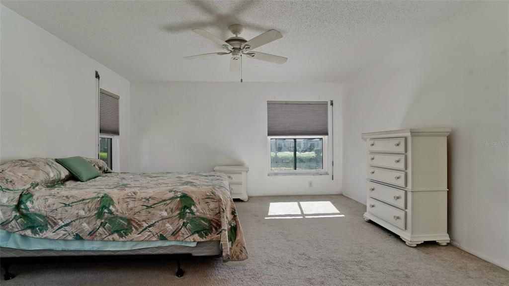 For Sale: $325,000 (3 beds, 2 baths, 1823 Square Feet)