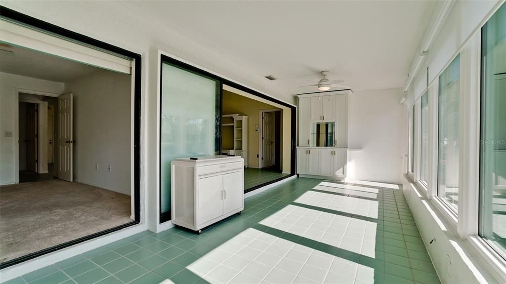 For Sale: $325,000 (3 beds, 2 baths, 1823 Square Feet)