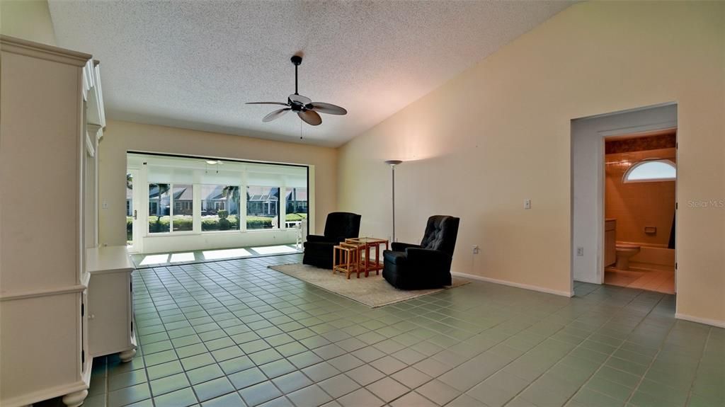 For Sale: $325,000 (3 beds, 2 baths, 1823 Square Feet)