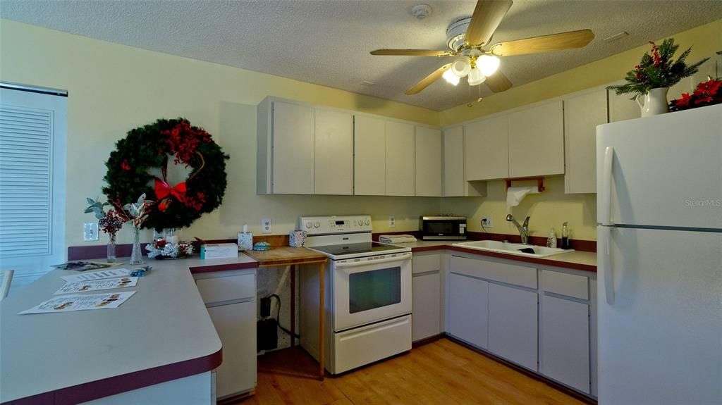 For Sale: $325,000 (3 beds, 2 baths, 1823 Square Feet)