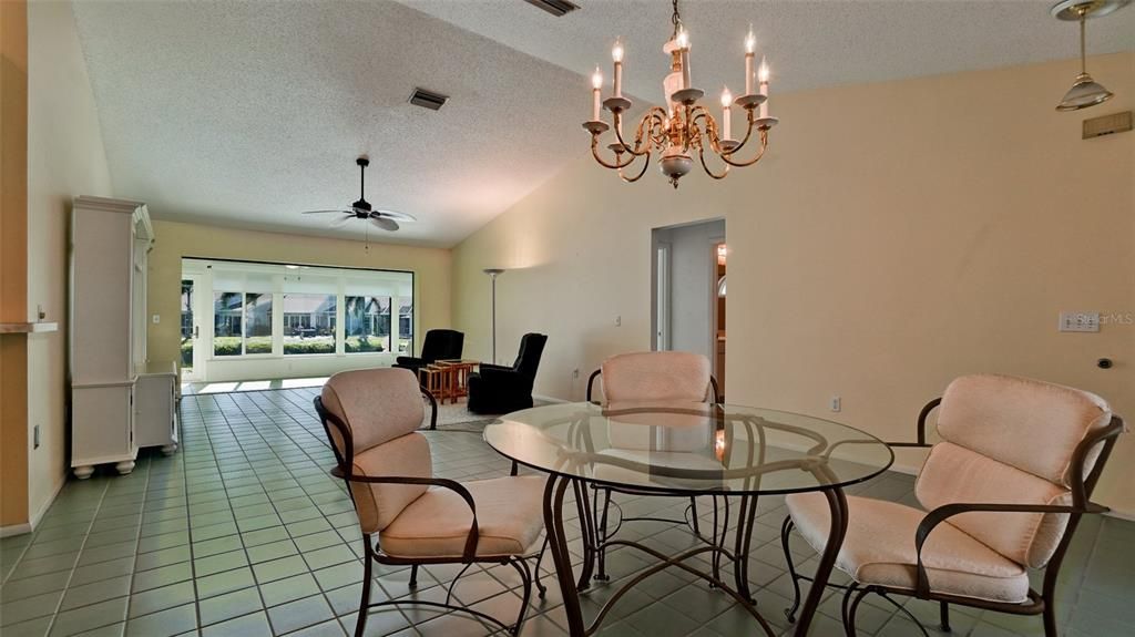 For Sale: $325,000 (3 beds, 2 baths, 1823 Square Feet)