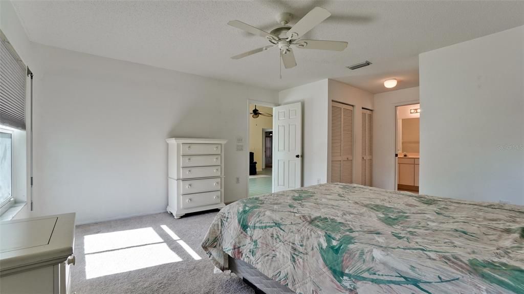 For Sale: $325,000 (3 beds, 2 baths, 1823 Square Feet)