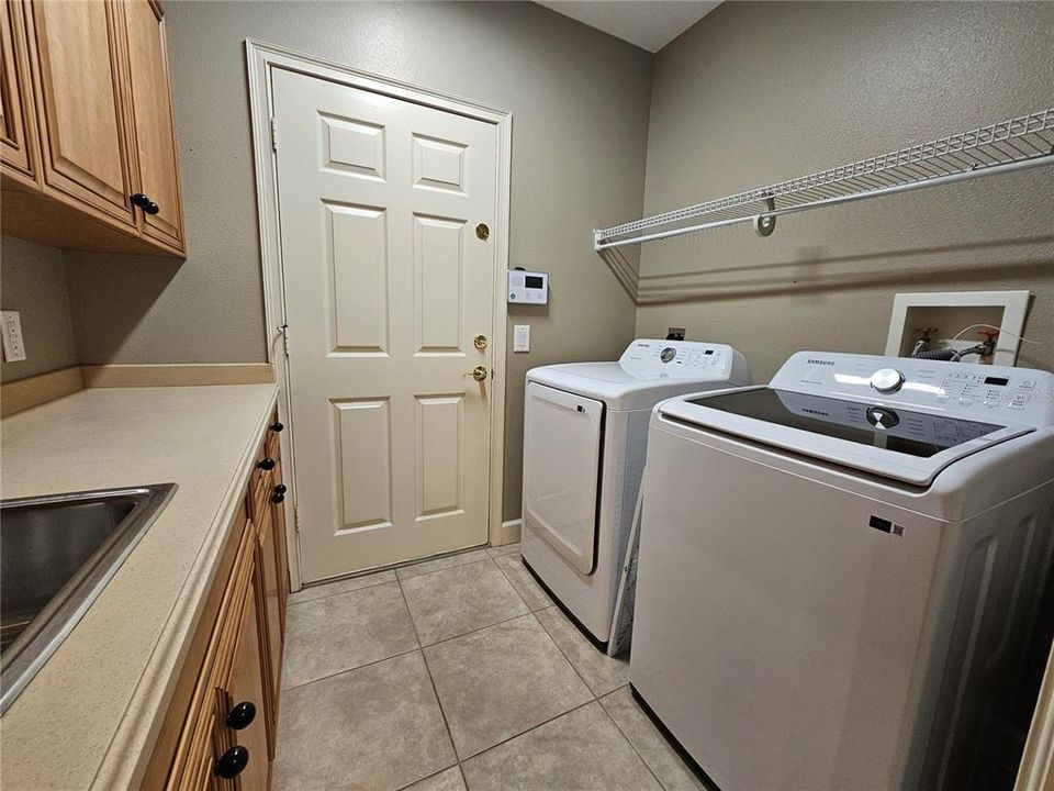 出租: $2,950 (3 贝兹, 2 浴室, 2021 平方英尺)