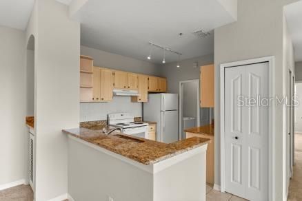 For Sale: $245,000 (4 beds, 2 baths, 1372 Square Feet)