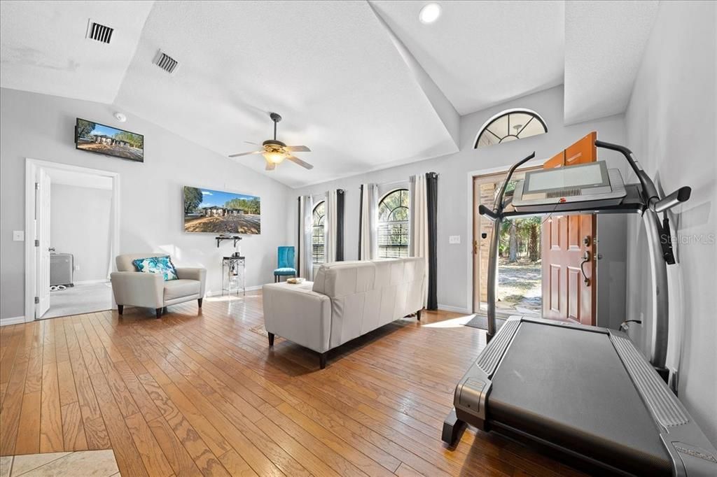 На продажу: $575,000 (3 спален, 2 ванн, 1680 Квадратных фут)