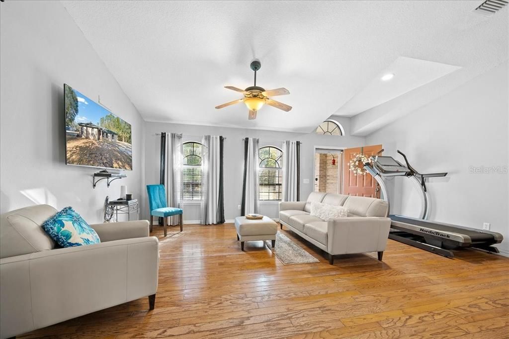 На продажу: $575,000 (3 спален, 2 ванн, 1680 Квадратных фут)