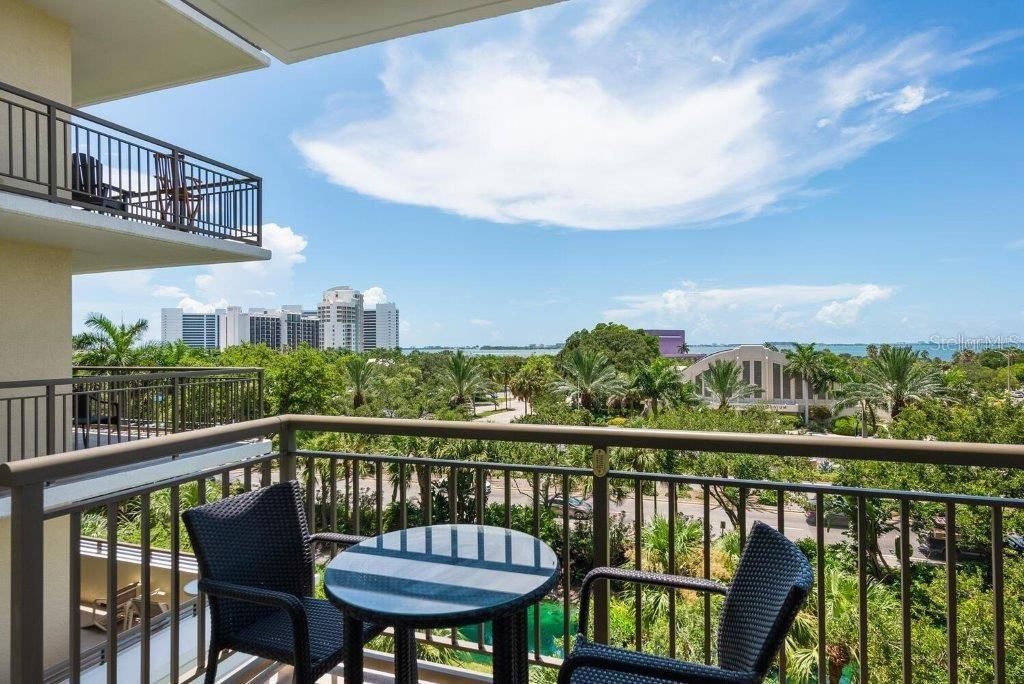 待售: $545,000 (1 贝兹, 1 浴室, 1070 平方英尺)