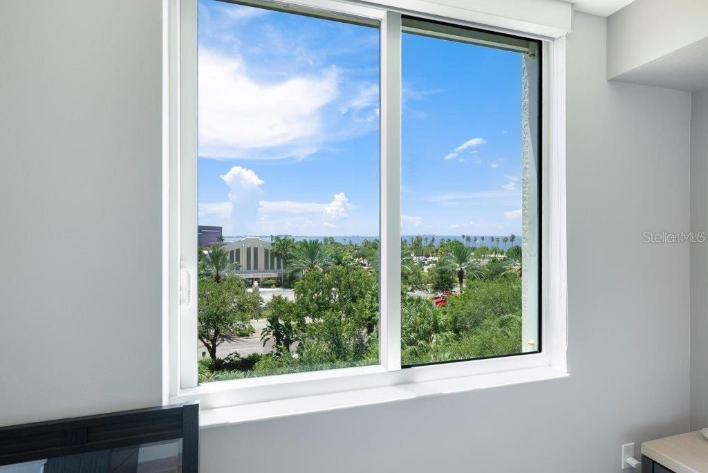 待售: $545,000 (1 贝兹, 1 浴室, 1070 平方英尺)