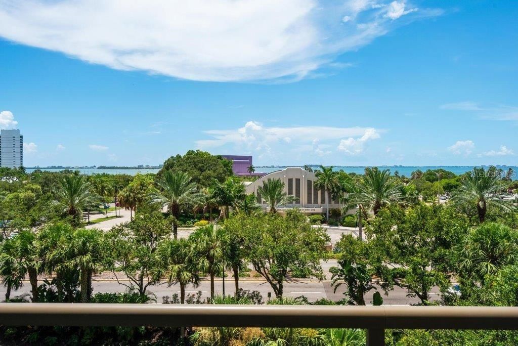 待售: $545,000 (1 贝兹, 1 浴室, 1070 平方英尺)