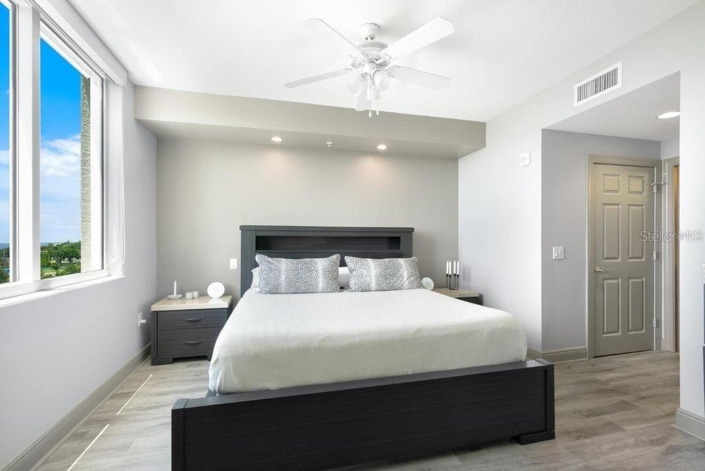 待售: $545,000 (1 贝兹, 1 浴室, 1070 平方英尺)