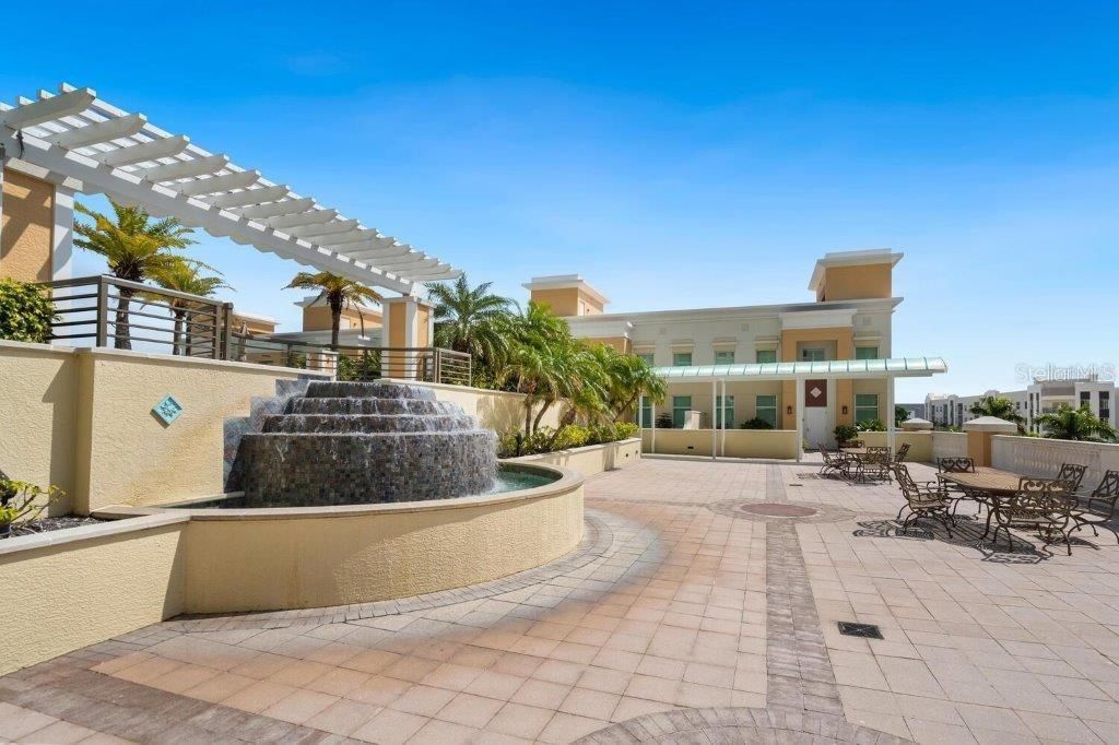 待售: $545,000 (1 贝兹, 1 浴室, 1070 平方英尺)