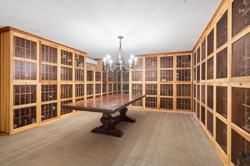 待售: $545,000 (1 贝兹, 1 浴室, 1070 平方英尺)