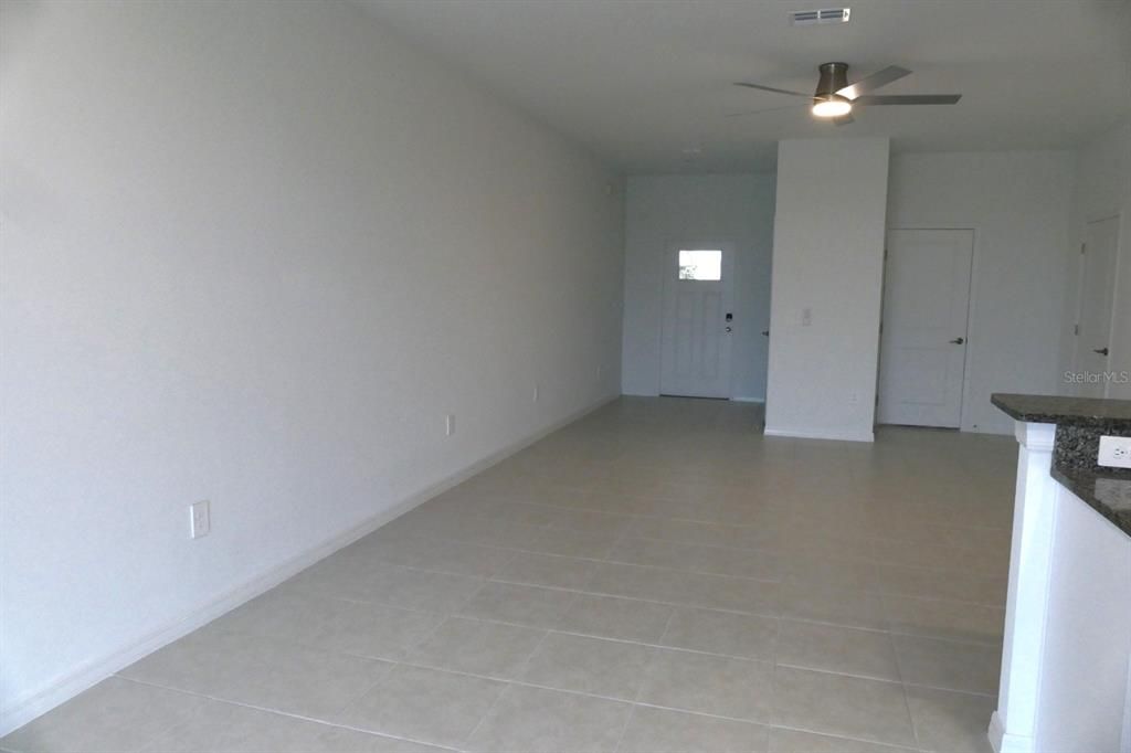 For Rent: $2,200 (3 beds, 2 baths, 1666 Square Feet)