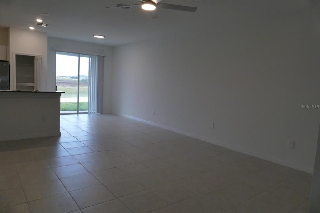 For Rent: $2,200 (3 beds, 2 baths, 1666 Square Feet)