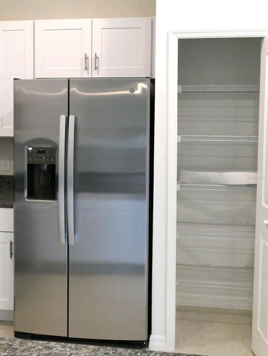 For Rent: $2,200 (3 beds, 2 baths, 1666 Square Feet)