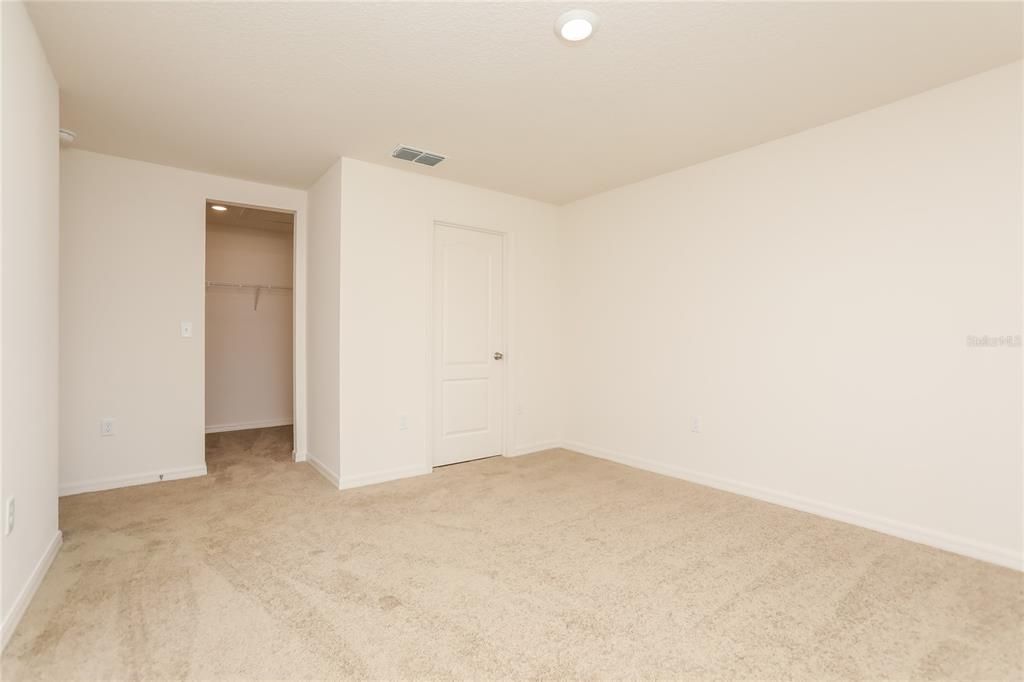 出租: $2,010 (4 贝兹, 2 浴室, 1358 平方英尺)