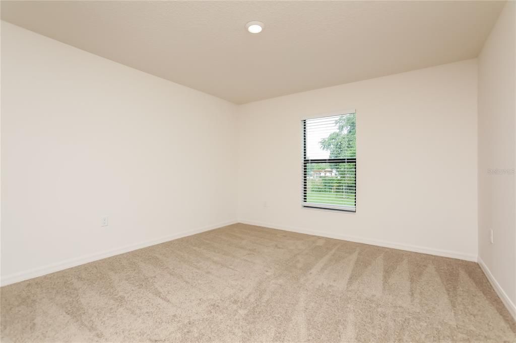 出租: $2,010 (4 贝兹, 2 浴室, 1358 平方英尺)