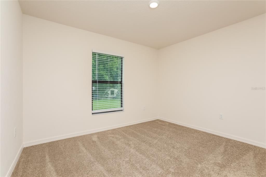 出租: $2,010 (4 贝兹, 2 浴室, 1358 平方英尺)