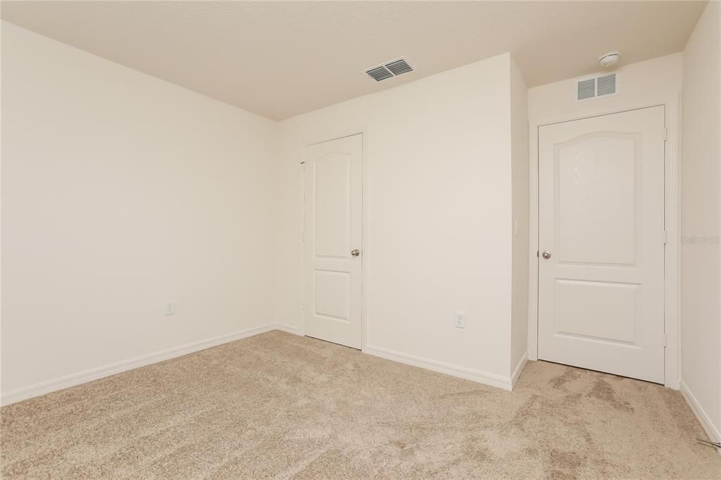 出租: $2,010 (4 贝兹, 2 浴室, 1358 平方英尺)