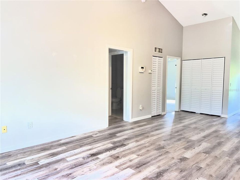 В аренду: $1,300 (2 спален, 2 ванн, 840 Квадратных фут)