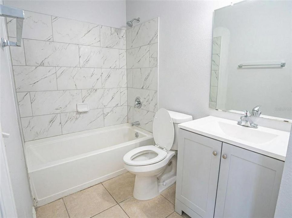 В аренду: $1,300 (2 спален, 2 ванн, 840 Квадратных фут)