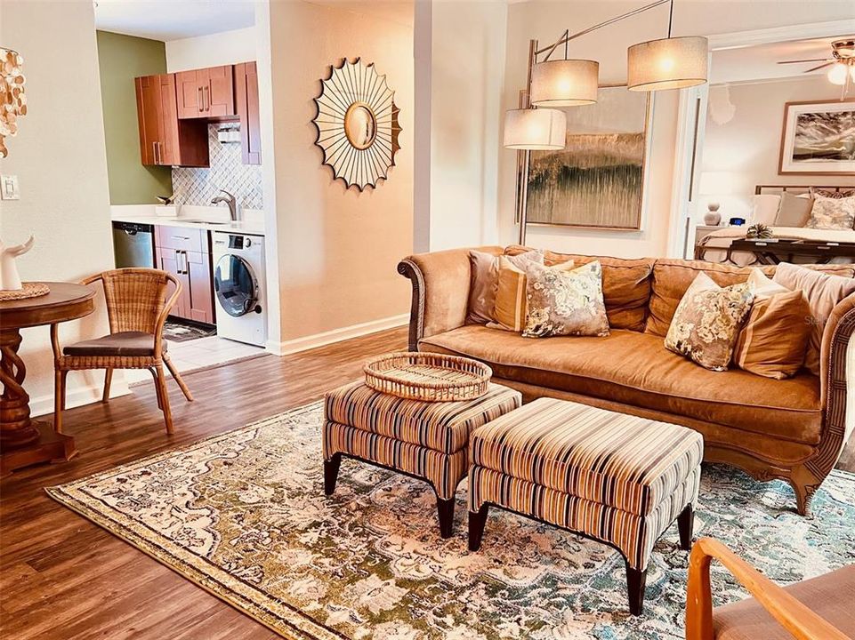 В аренду: $2,200 (2 спален, 1 ванн, 800 Квадратных фут)