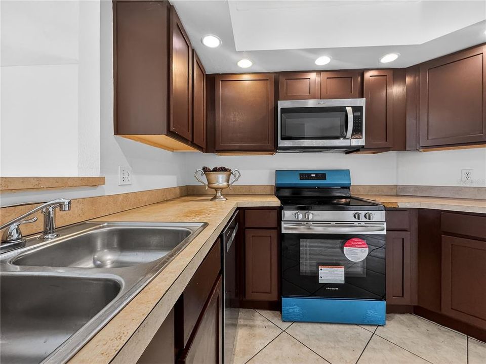 В аренду: $2,265 (3 спален, 2 ванн, 1536 Квадратных фут)