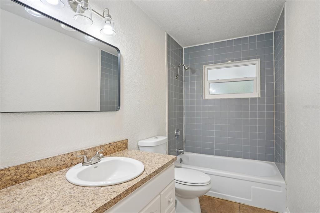 En Venta: $274,900 (3 camas, 2 baños, 1394 Pies cuadrados)