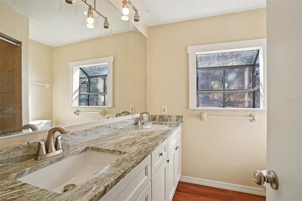 En Venta: $274,900 (3 camas, 2 baños, 1394 Pies cuadrados)