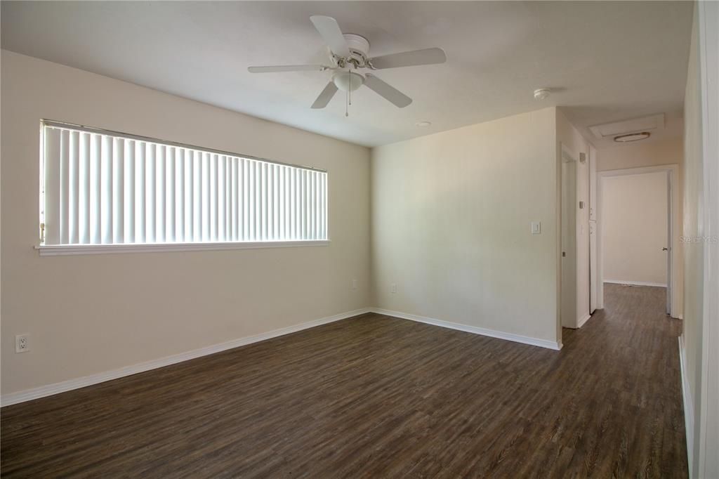 For Rent: $1,500 (3 beds, 1 baths, 833 Square Feet)