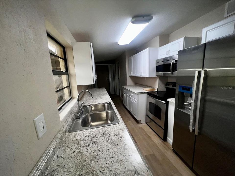 出租: $2,095 (4 贝兹, 2 浴室, 1231 平方英尺)