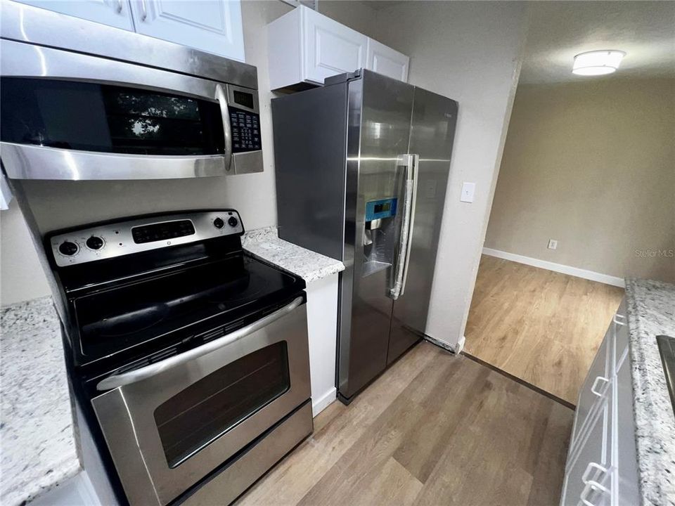 出租: $2,095 (4 贝兹, 2 浴室, 1231 平方英尺)