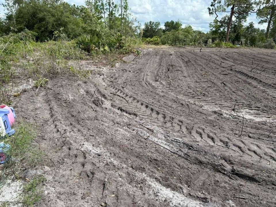 待售: $16,000 (0.23 acres)