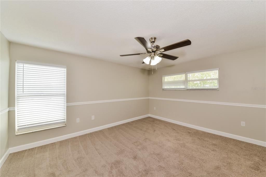 For Rent: $2,220 (3 beds, 2 baths, 1392 Square Feet)