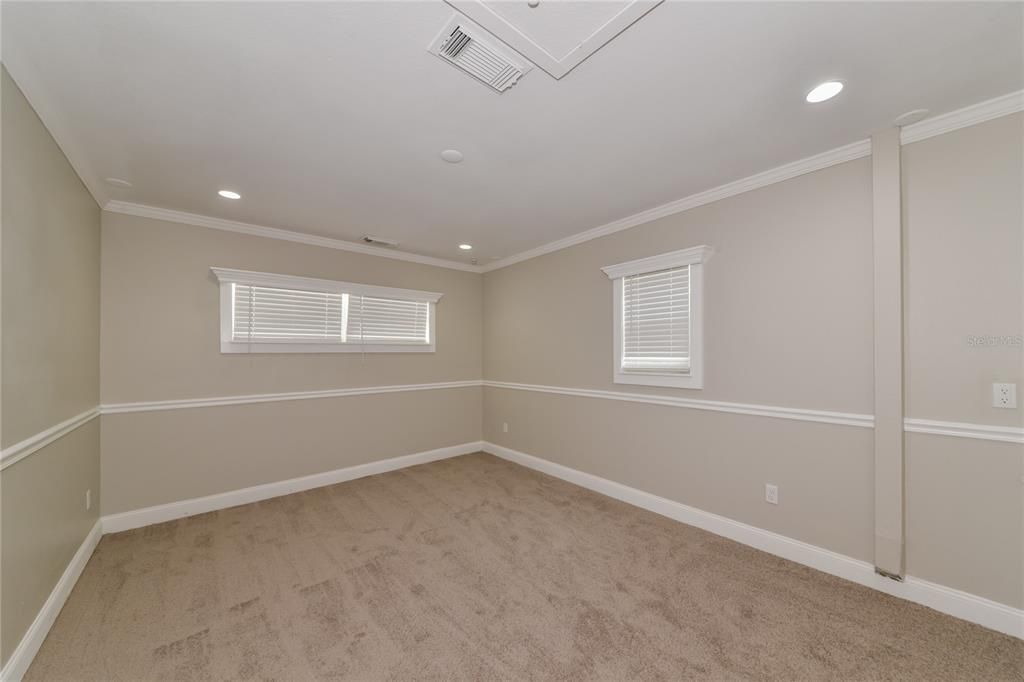 For Rent: $2,220 (3 beds, 2 baths, 1392 Square Feet)