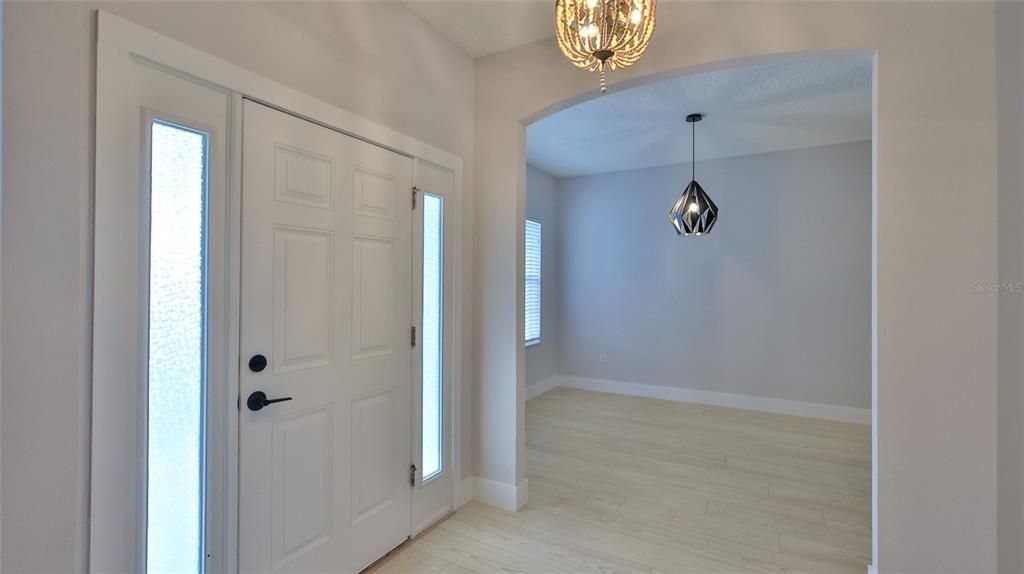 En Venta: $414,900 (4 camas, 2 baños, 2243 Pies cuadrados)