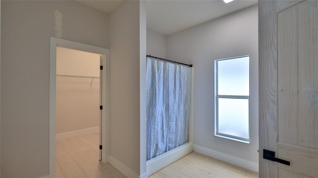 En Venta: $414,900 (4 camas, 2 baños, 2243 Pies cuadrados)