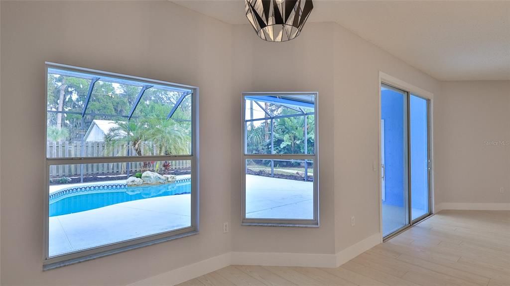 En Venta: $414,900 (4 camas, 2 baños, 2243 Pies cuadrados)