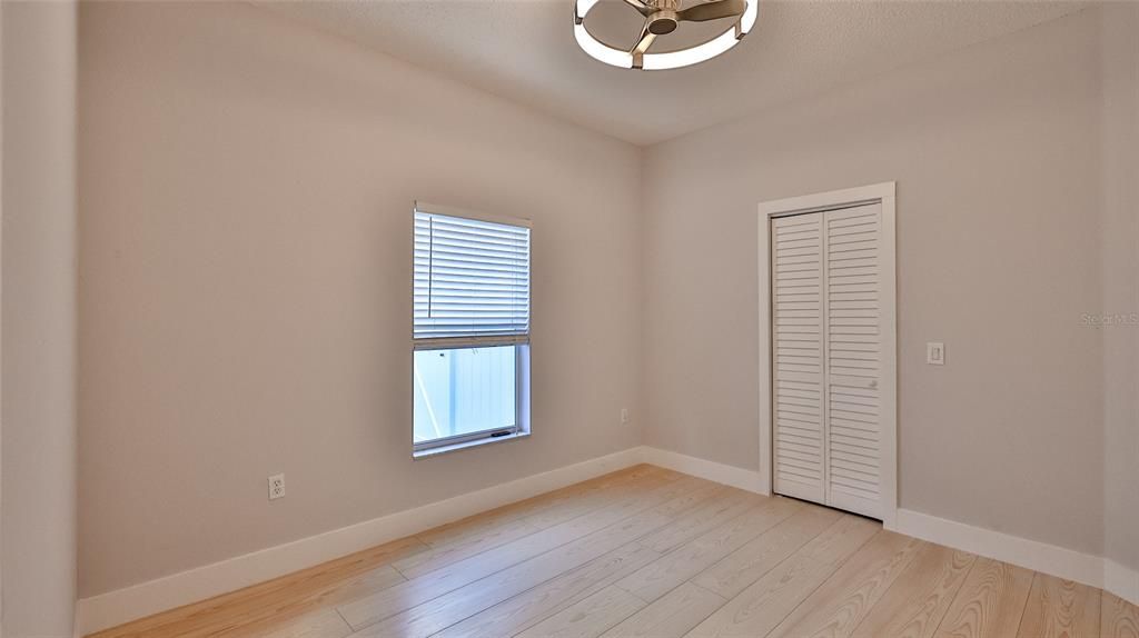 En Venta: $414,900 (4 camas, 2 baños, 2243 Pies cuadrados)